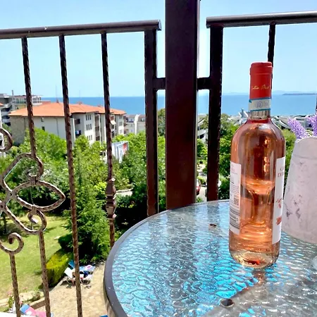 Апартамент Delfin Sea View Свети Влас