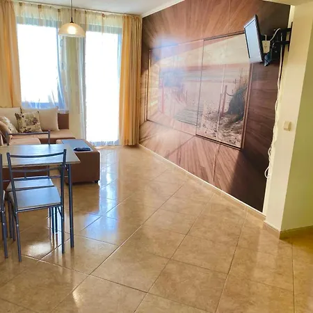 Delfin Sea View Апартамент