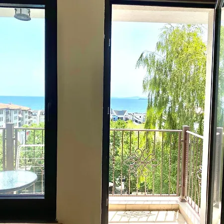 Delfin Sea View *