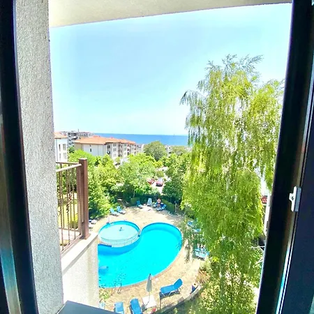 Delfin Sea View Апартамент