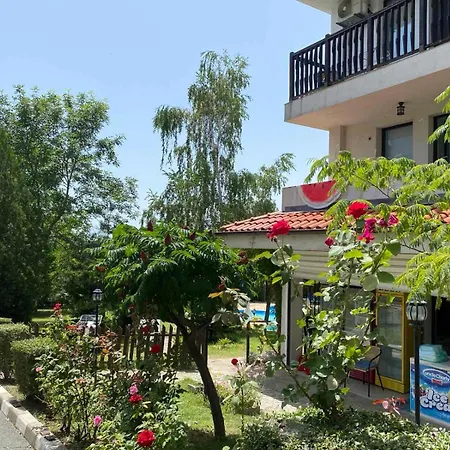 Delfin Sea View Апартамент *