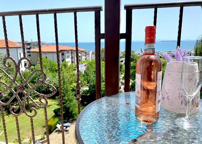 Апартамент Delfin Sea View Свети Влас