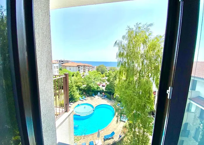 Delfin Sea View Апартамент