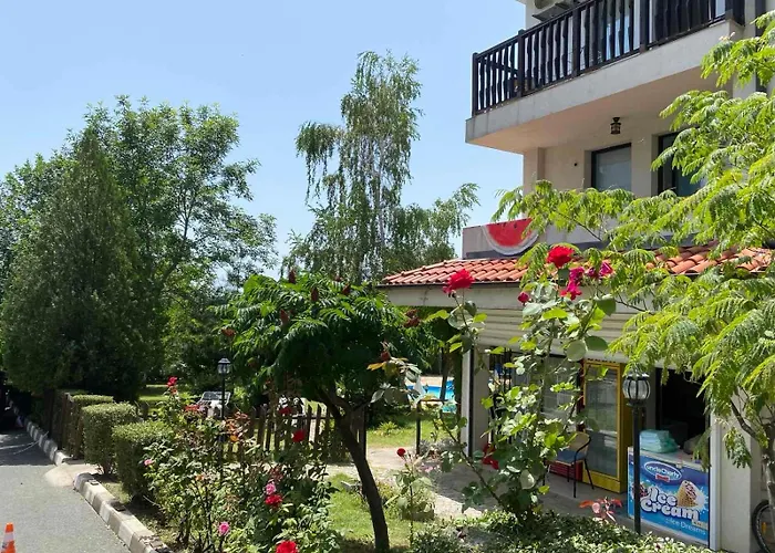 Delfin Sea View Апартамент *